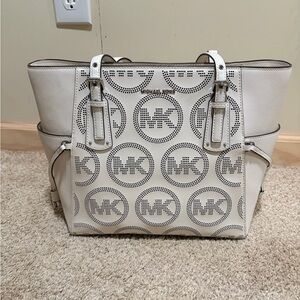 Michael kors Voyager NWT